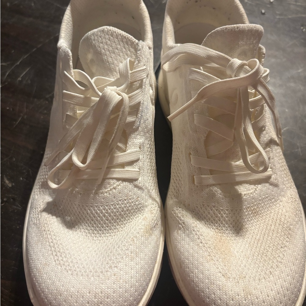 On Cloud Tennis Shoes